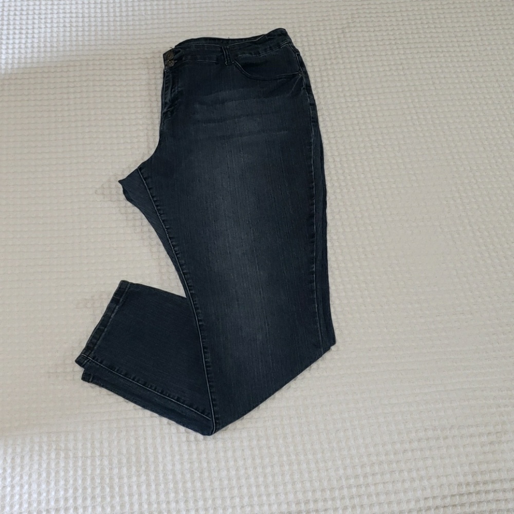 Dots size 22 Dark wash skinny jeans/jeggings